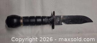 MaxSold Auction: Lot of 3 Fixed-Blade Cutting Utensils and Machete with Sheath - Toronto (Ontario, Canada) PARTNER MANAGED Reseller Online Auction - Queen Street West.