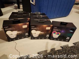 MaxSold Auction: Light Bulbs  B - Georgina (Ontario, Canada) Moving Online Auction - Dawn Blossom Drive