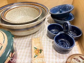 MaxSold Auction: Assorted Pottery & Ceramic Kitchenware Lot with Bowls, Pitcher - New Westminster (British Columbia, Canada) PARTNER MANAGED Downsizing Online Auction -  Jamieson Court (CONDO)