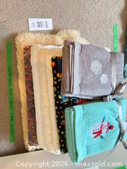 MaxSold Auction: Assorted Towels, Doilies & Blankets Lot - New Westminster (British Columbia, Canada) PARTNER MANAGED Downsizing Online Auction -  Jamieson Court (CONDO)