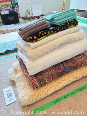 MaxSold Auction: Assorted Towels, Doilies & Blankets Lot - New Westminster (British Columbia, Canada) PARTNER MANAGED Downsizing Online Auction -  Jamieson Court (CONDO)