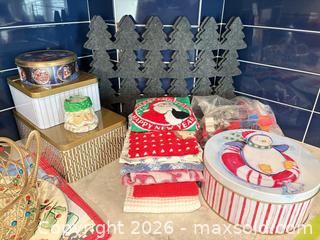 MaxSold Auction: Christmas Tableware & Decorative Holiday Lot - New Westminster (British Columbia, Canada) PARTNER MANAGED Downsizing Online Auction -  Jamieson Court (CONDO)