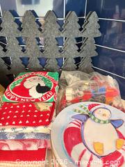 MaxSold Auction: Christmas Tableware & Decorative Holiday Lot - New Westminster (British Columbia, Canada) PARTNER MANAGED Downsizing Online Auction -  Jamieson Court (CONDO)