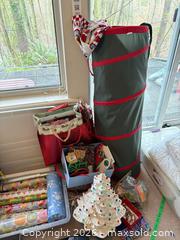 MaxSold Auction: Holiday wrapping supplies lot with wrapping paper, gift bags & tree - New Westminster (British Columbia, Canada) PARTNER MANAGED Downsizing Online Auction -  Jamieson Court (CONDO)