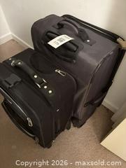 MaxSold Auction: Lot of 2 Softside Suitcases, Carry-on & Medium, 2-Wheel - New Westminster (British Columbia, Canada) PARTNER MANAGED Downsizing Online Auction -  Jamieson Court (CONDO)