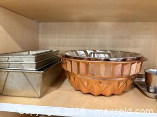 MaxSold Auction: Mixed Kitchen Bakeware & Serveware Lot — Pyrex, Corningware, Metal Pans - New Westminster (British Columbia, Canada) PARTNER MANAGED Downsizing Online Auction -  Jamieson Court (CONDO)
