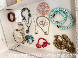 MaxSold Auction: Mixed Lot: Handbags, Jewelry, Sunglasses & Linens - New Westminster (British Columbia, Canada) PARTNER MANAGED Downsizing Online Auction -  Jamieson Court (CONDO)