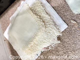 MaxSold Auction: Mixed Lot: Handbags, Jewelry, Sunglasses & Linens - New Westminster (British Columbia, Canada) PARTNER MANAGED Downsizing Online Auction -  Jamieson Court (CONDO)