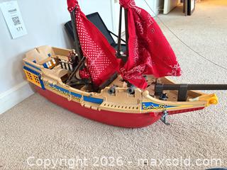 MaxSold Auction: Unbranded Plastic Toy Pirate Ship - New Westminster (British Columbia, Canada) PARTNER MANAGED Downsizing Online Auction -  Jamieson Court (CONDO)
