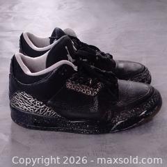 MaxSold Auction: Jordan 3 Retro Wolf Grey Custom/ Painted Sneakers, Size 10 – 136064-004 - Toronto (Ontario, Canada) SELLER MANAGED Reseller Online Auction - Esandar Drive (STORAGE)