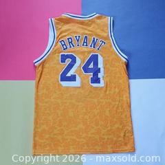 MaxSold Auction: NBA BAPE x Mitchell & Ness Los Angeles Lakers Kobe Bryant #24 Jersey, Hardwood Classics, Size 48 (XL) - Toronto (Ontario, Canada) SELLER MANAGED Reseller Online Auction - Esandar Drive (STORAGE)