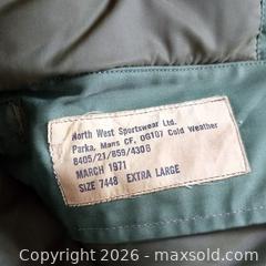 MaxSold Auction: Original 1971 Canadian Army ECW Parka – Extreme Cold Weather, Size XL - Toronto (Ontario, Canada) SELLER MANAGED Reseller Online Auction - Esandar Drive (STORAGE)