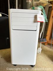 MaxSold Auction: Danby  Room Air conditioner B - Burlington (Ontario, Canada) Moving Online Auction - Mcniven Road
