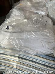 MaxSold Auction: Massage Table Sheets and Headrest Covers B  - Burlington (Ontario, Canada) Moving Online Auction - Mcniven Road