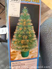 MaxSold Auction: Tabletop Fibreoptic Christmas Tree B - Burlington (Ontario, Canada) Moving Online Auction - Mcniven Road