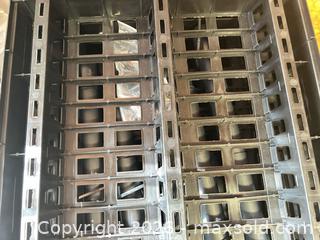 MaxSold Auction: Utility Shelving B - Burlington (Ontario, Canada) Moving Online Auction - Mcniven Road