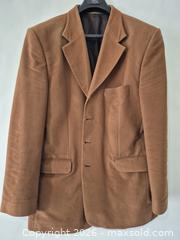 MaxSold Auction: Men's Textured Blazer - Pickering (Ontario, Canada) SELLER MANAGED Reseller Online Auction - Old Brock Road
