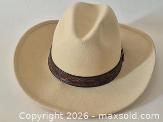 MaxSold Auction: Western Hat - Pickering (Ontario, Canada) SELLER MANAGED Reseller Online Auction - Old Brock Road