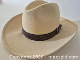 MaxSold Auction: Western Hat - Pickering (Ontario, Canada) SELLER MANAGED Reseller Online Auction - Old Brock Road