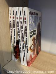 MaxSold Auction: Ed Brubaker & Sean Phillips Graphic Novels - Image Comics (5) - Marietta (Georgia, USA) PARTNER MANAGED Estate Sale Online Auction - Casteel Park Drive Southwest