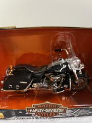 MaxSold Auction: Maisto Harley-Davidson 1:18 scale die-cast motorcycle - Windsor (Ontario, Canada) SELLER MANAGED Reseller Online Auction - Byng Road
