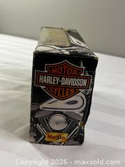 MaxSold Auction: Maisto Harley-Davidson 1:18 scale die-cast motorcycle - Windsor (Ontario, Canada) SELLER MANAGED Reseller Online Auction - Byng Road