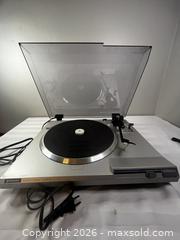 MaxSold Auction: Vintage Hitachi HT-324 belt-drive turntable - Windsor (Ontario, Canada) SELLER MANAGED Reseller Online Auction - Byng Road