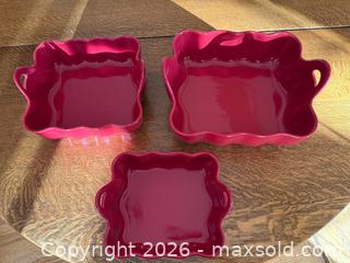 MaxSold Auction: Vintage Sur La Table Scalloped Edge Baking Pans - Mountain View (California, USA) SELLER MANAGED Estate Sale Online Auction - Clark Avenue