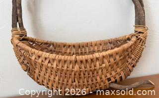 MaxSold Auction: Vintage Woven Wall Basket. Very Unique!  - Mountain View (California, USA) SELLER MANAGED Estate Sale Online Auction - Clark Avenue