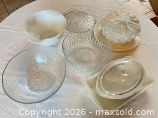 MaxSold Auction: Glasbake Assorted Glass & Milk Glass Bowls with Lids - Sun City (Arizona, USA) PARTNER MANAGED Estate Sale Online Auction - West Jacaranda Drive