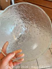 MaxSold Auction: Glasbake Assorted Glass & Milk Glass Bowls with Lids - Sun City (Arizona, USA) PARTNER MANAGED Estate Sale Online Auction - West Jacaranda Drive