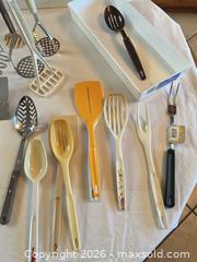 MaxSold Auction: Lot of 30+ Assorted Vintage Kitchen Utensils & Serving Tools - Sun City (Arizona, USA) PARTNER MANAGED Estate Sale Online Auction - West Jacaranda Drive