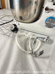 MaxSold Auction: Kuppet SM-1510X Stand Mixer - White - Campbell (California, USA) PARTNER MANAGED Downsizing Online Auction - Dell Avenue