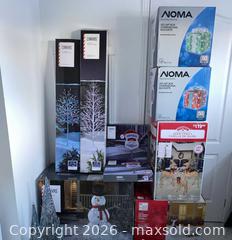 MaxSold Auction: Assorted Outdoor Holiday Lighted Decorations  - Clarence-Rockland (Ontario, Canada) PARTNER MANAGED Estate Sale Online Auction - Campeau Crescent