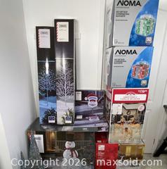 MaxSold Auction: Assorted Outdoor Holiday Lighted Decorations  - Clarence-Rockland (Ontario, Canada) PARTNER MANAGED Estate Sale Online Auction - Campeau Crescent