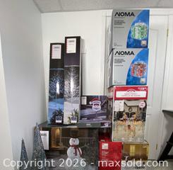 MaxSold Auction: Assorted Outdoor Holiday Lighted Decorations  - Clarence-Rockland (Ontario, Canada) PARTNER MANAGED Estate Sale Online Auction - Campeau Crescent