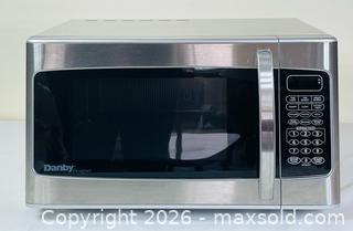MaxSold Auction: Danby DMW111KSSDD Countertop Microwave, Stainless Steel - Clarence-Rockland (Ontario, Canada) PARTNER MANAGED Estate Sale Online Auction - Campeau Crescent