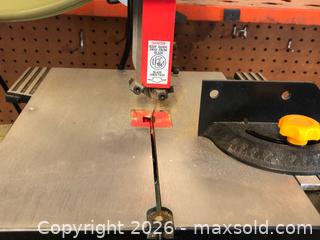 MaxSold Auction: Rockwell Shop Series 9” Bandsaw with Work Light - Clarence-Rockland (Ontario, Canada) PARTNER MANAGED Estate Sale Online Auction - Campeau Crescent