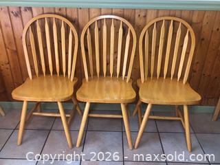 MaxSold Auction: Wooden Chair Lot - Clarence-Rockland (Ontario, Canada) PARTNER MANAGED Estate Sale Online Auction - Campeau Crescent