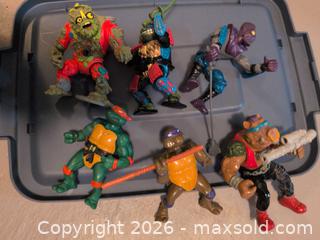 MaxSold Auction: Teenage Mutant Ninja Turtles Mixed Lot - Multiple Characters - Mississauga (Ontario, Canada) SELLER MANAGED Estate Sale Online Auction - Sir Monty's Drive