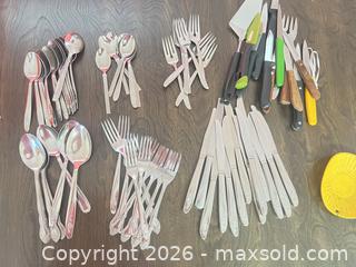MaxSold Auction: 21-40 Piece Stainless Steel & Silver Plate Flatware Set - Point Edward (Ontario, Canada) SELLER MANAGED Estate Sale Online Auction -  Michigan Avenue