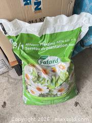 MaxSold Auction: 25 L Bags of Topsoil and Planting Mix — 2 Bags - Point Edward (Ontario, Canada) SELLER MANAGED Estate Sale Online Auction -  Michigan Avenue