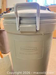 MaxSold Auction: 2 Trash cans. Rubbermaid 32 Gallon Outdoor Utility Trash Can with Lid - Point Edward (Ontario, Canada) SELLER MANAGED Estate Sale Online Auction -  Michigan Avenue