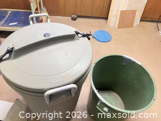 MaxSold Auction: 2 Trash cans. Rubbermaid 32 Gallon Outdoor Utility Trash Can with Lid - Point Edward (Ontario, Canada) SELLER MANAGED Estate Sale Online Auction -  Michigan Avenue