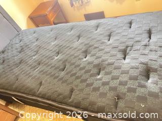 MaxSold Auction: Casper Twin Gray Upholstered Adjustable Bed Base with Mattress - Point Edward (Ontario, Canada) SELLER MANAGED Estate Sale Online Auction -  Michigan Avenue