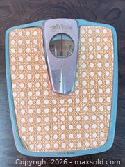 MaxSold Auction: Health-O-Meter Vintage Metal Bathroom Scale, Light Blue & Beige - Point Edward (Ontario, Canada) SELLER MANAGED Estate Sale Online Auction -  Michigan Avenue