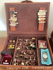 MaxSold Auction: Lot of 16–30 Men's Jewelry: Tie Clips, Cufflinks & Money Clip - Point Edward (Ontario, Canada) SELLER MANAGED Estate Sale Online Auction -  Michigan Avenue