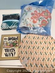 MaxSold Auction: Lot of 4 Tablecloth & Bamboo Fibre Round Placemats - Point Edward (Ontario, Canada) SELLER MANAGED Estate Sale Online Auction -  Michigan Avenue