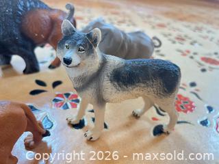 MaxSold Auction: Lot of 5–7 Plastic Animal Figures (Lions, Tiger, Elephant) - Point Edward (Ontario, Canada) SELLER MANAGED Estate Sale Online Auction -  Michigan Avenue