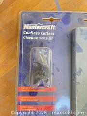 MaxSold Auction: Mastercraft 3.6V Cordless Electric Scissors - Black - Point Edward (Ontario, Canada) SELLER MANAGED Estate Sale Online Auction -  Michigan Avenue